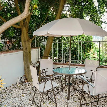 Lägenhet Casa Dell'artista - Ampio In Zona Tranquilla E