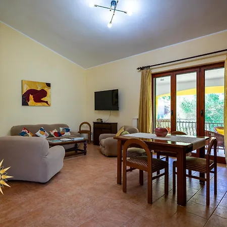 Casa Dell'artista - Ampio In Zona Tranquilla E