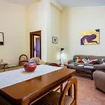 Casa Dell'artista - Ampio In Zona Tranquilla E 아파트
