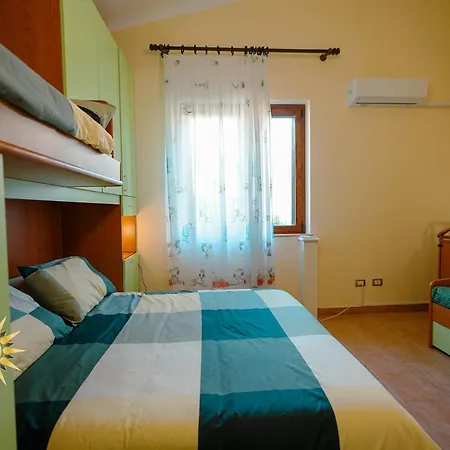 Casa Dell'artista - Ampio In Zona Tranquilla E Iglesias