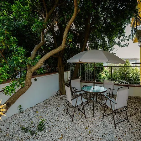 Casa Dell'artista - Ampio In Zona Tranquilla E Iglesias