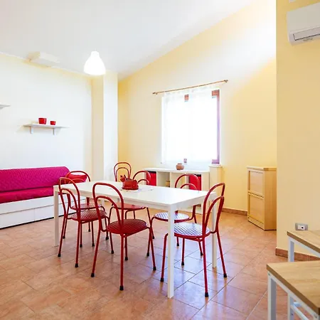 Casa Dell'artista - Ampio In Zona Tranquilla E Iglesias